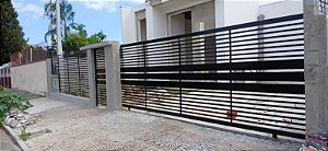 MFP-12 PORTÃO RIPADO PREMIUN COM CHAPAS PRIVATIVAS VAZADAS
