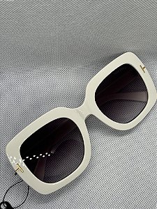 @ Óculos quadrado branco detalhes dourado TOM