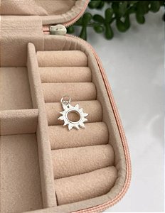 @ Pingente sol vazado com detalhes 16mm