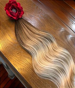 Cabelo Brasileiro do Sul Loiro Pérola Raiz Esfumada Longa Pontas Claras Ondulado 100G
