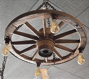Lustre feito com roda Promocional