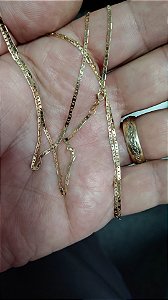 Cordão piastrine em ouro 18k