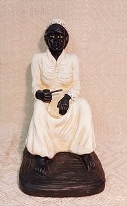 PRETA VELHA - MOD 1 - RESINA - 20 CM