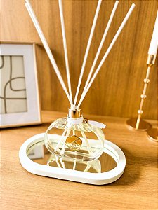 Difusor White com Dourado 300ml + Bandeja Oval Branca P