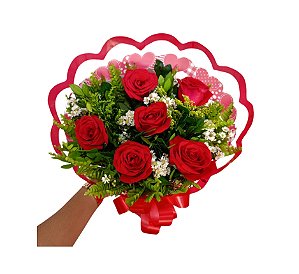 Buquê Master de Rosas Vermelhas - Modelo Encanto Vibrante