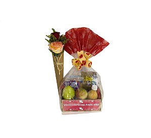 Combo Você é Especial para Mim: Cesta de Café da Manhã + Arranjo Floral