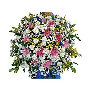 Coroa de Flores – Serenidade Eterna 🤍🌸🕊️