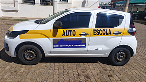 Carro de Auto Escola Mobi Branco Franca-sp