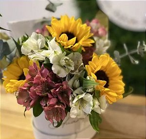 Buquê de Girassol Dia das Mães – Presente Delicado com Flores