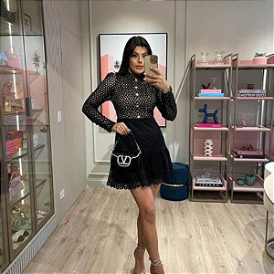 VESTIDO PRETO CURTO DE MANGAS LONGAS EM GUIPIR MY HEART LIMONADA PINK