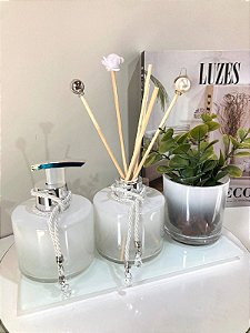 Kit Lavabo Pícolo Branco com Difusor e Saboneteira com bandeja e vaso de flor