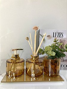 Kit Lavabo Pícolo Dourado com Difusor e Saboneteira com bandeja e vaso de flor