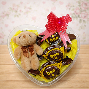 1 Cesta Presente Pelucia Bombons Coração Com tampa Pequena