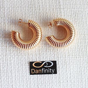 Brinco argola tessia