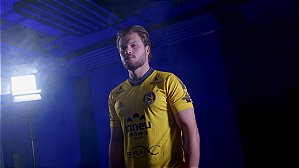 CAMISA ADULTO NAÇÃO ARAQUARI - 2025 | AMARELA