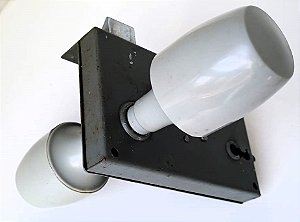 FECHADURA SOBRADINHO DE SOBREPOR 70MM LADO DIREITO COM MAÇANETA PARA PORTAS DE MADEIRA - SCHIER