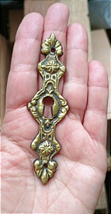 ENTRADA DE CHAVE TIPO MEDALHAO PARA PORTA DE ARMÁRIO (1362/3)