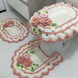 Jogo de tapetes para banheiro em crochê com flores 3 peças JB018