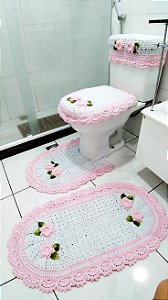 Jogo de tapetes para banheiro em crochê com flores 4 peças JB026