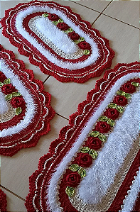 Jogo de tapetes para cozinha em crochê felpudo com flores 3 peças JC104