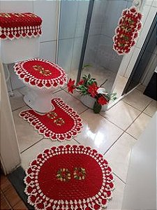 Jogo de tapetes para banheiro em crochê 5 peças com flores JB074
