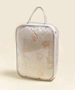 Protetor impermeável e pillow top para colchão de berço.