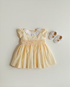 Vestido gola babado