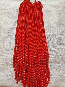 FIO CRISTAL ACHATADO 66 CONTAS VERMELHO LEITOSO