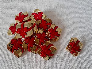 Botão Infantil com Pezinho Caixa Presente Dourado Laço Vermelho