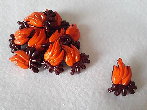Botão Infantil Plástico com Pezinho Fogueira Cor de Laranja e Marrom