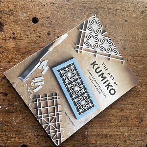 The Art of Kumiko: Learn to Make Beautiful Panels by Hand - Livro Usado