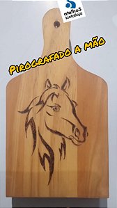 Tábua pirografada desenho rosto cavalo