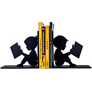 Aparador de livros crianças lendo