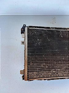 Conjunto Radiador Renault Clio 2000 A 2005 Detalhe.