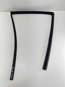 Canaleta Porta Traseira Direita Toyota Hilux Srx 2016 A 2022