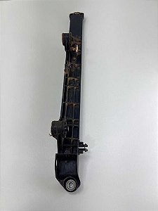 Suporte Direito Radiador Toyota Hilux 2.8 2016 A 2022