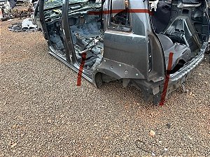Lateral Traseira Esquerda Fiat Idea Adventure 2011 Até 2016