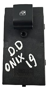 Botão Vidro Porta Dianteira Direita Gm Onix 2017 2018 2019