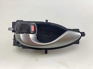 Maçaneta Interna Dianteira Esquerda Toyota Yaris Dianteira