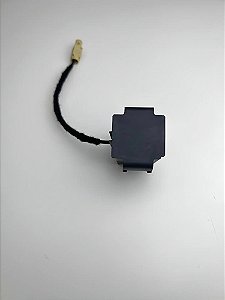 Antena Amplificador Tracker 2020 2021 2022 2023 84766743 Preto