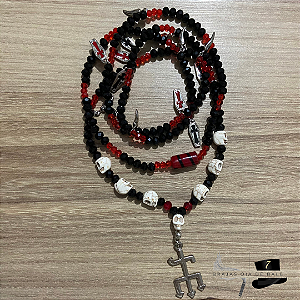 Guia Exu mirim com caixões, caveira e pimentas em cristal