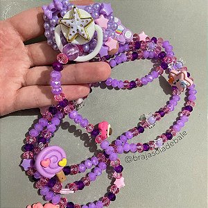 Guia de ere roxa com chupeta