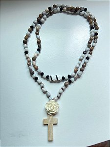 Terço de preta velha em lagrimas de nossa senhora