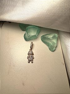 - PINGENTE  MENINA Microcravejado Cristal
