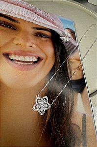 Colar Flor Prata microcravejado