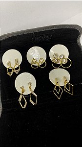 Estojo de pano com variações de brincos. Modelo 03