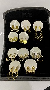 Estojo de pano com variações de brincos. Modelo 05