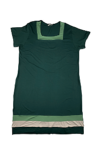 Vestido Plus Size Três Cores com Decote Quadrado Barrielle