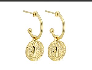 BB 3118 Brinco Argolinha Com Medalha de São Bento Pendurada BRUNA Semijoias