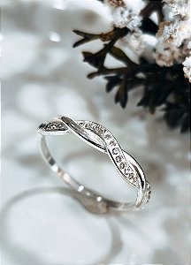 AQP19120 Anel Prata Entrelaçado Cravejado Zirconia QUALITÁ Semijoias